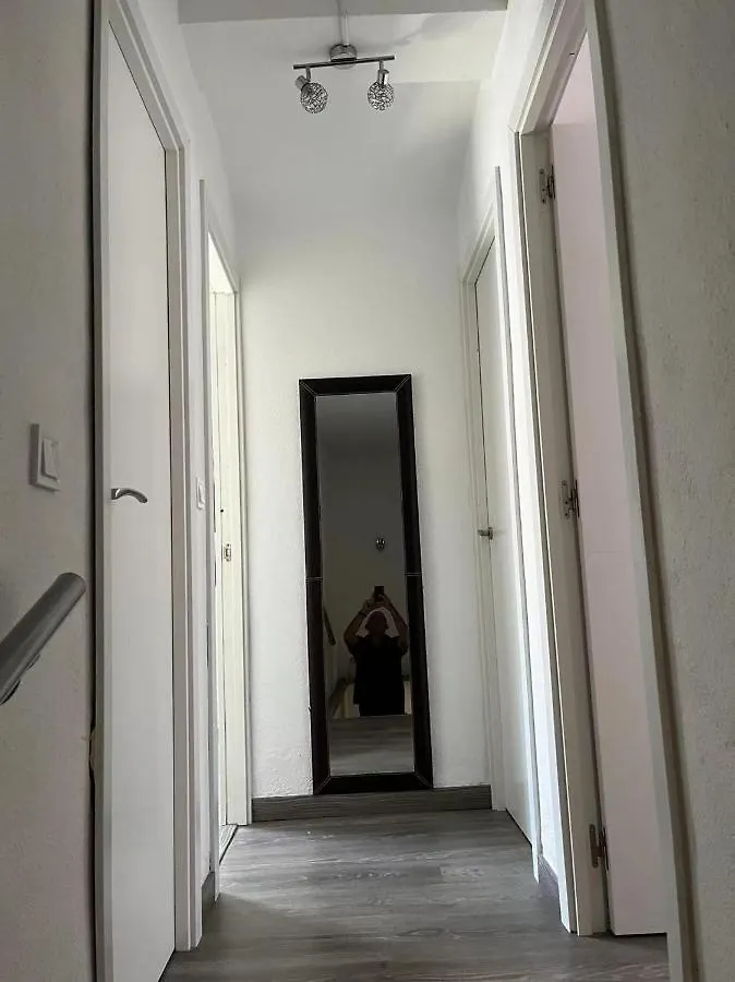 Lovely 4-Bed Cottage In Las Chapas 마르베야 스페인
