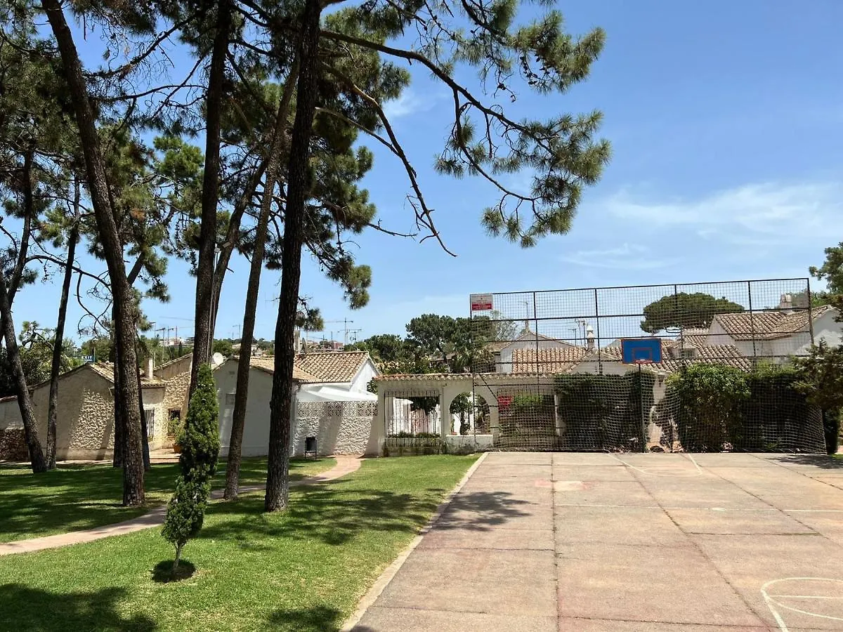Lovely 4-Bed Cottage In Las Chapas 마르베야