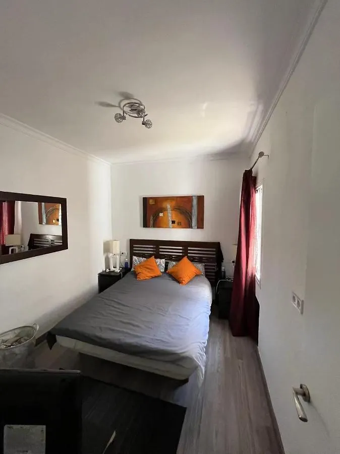 Lovely 4-Bed Cottage In Las Chapas Marbella