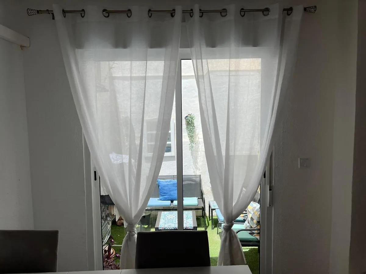 Lovely 4-Bed Cottage In Las Chapas Marbella