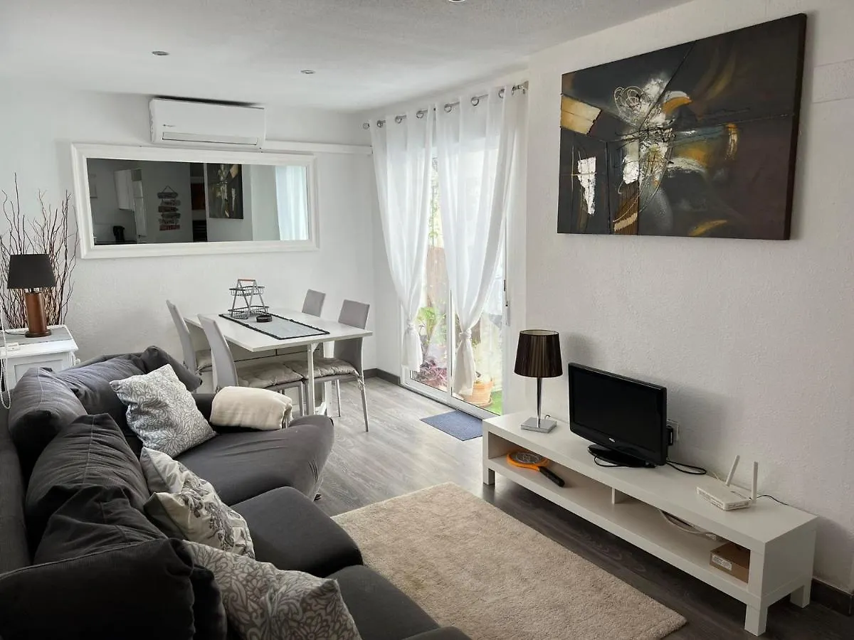 Lovely 4-Bed Cottage In Las Chapas Marbella