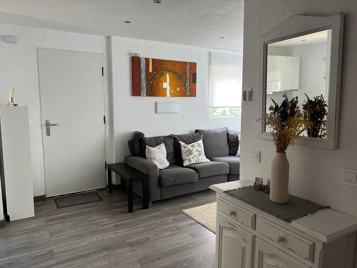 Lovely 4-Bed Cottage In Las Chapas Marbella Spain